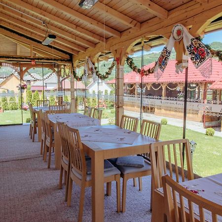 Casa Alexandru - Locul In Care Te Simti Acasa Hotell Viseu de Jos Eksteriør bilde