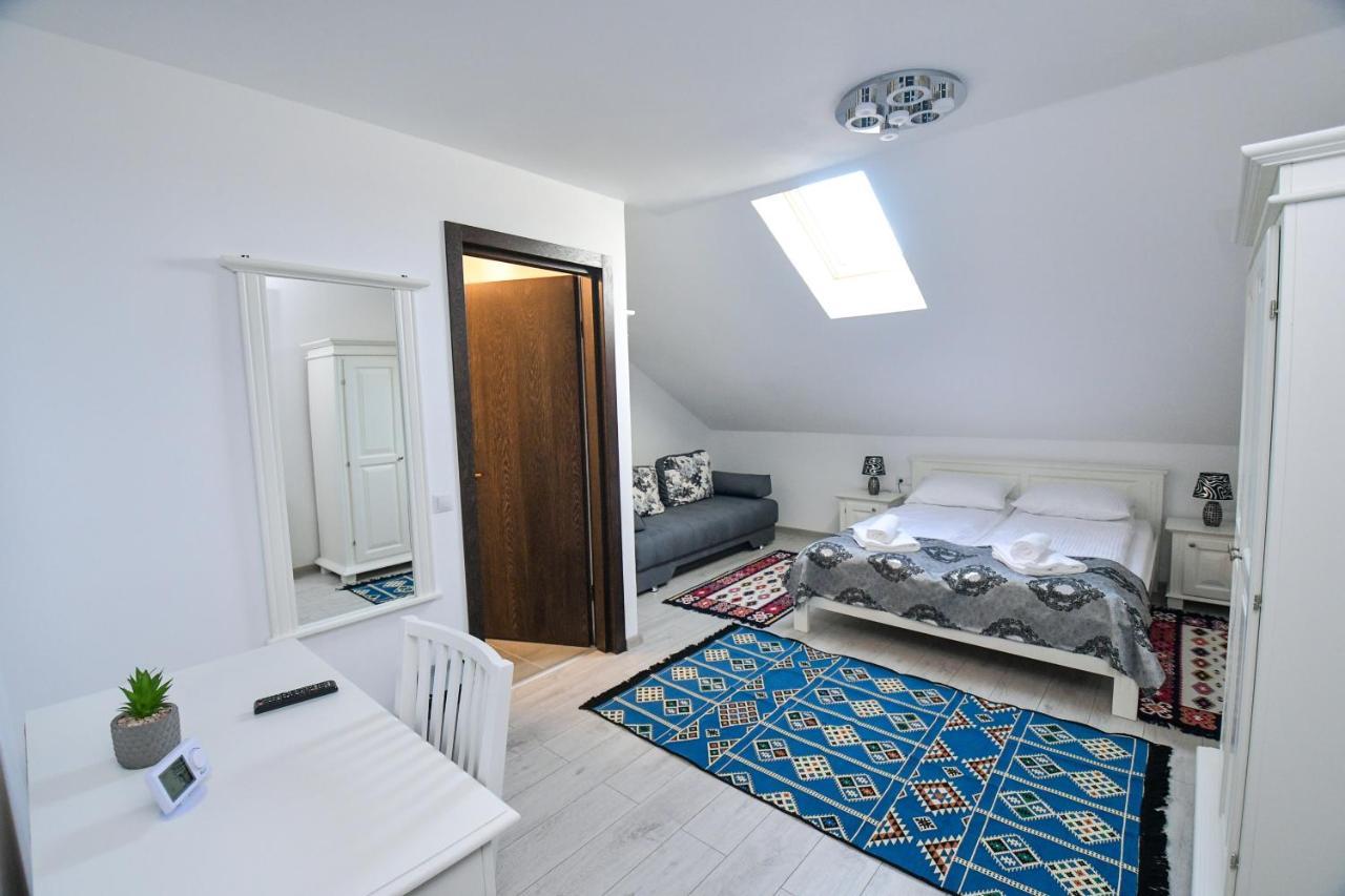 Casa Alexandru - Locul In Care Te Simti Acasa Hotell Viseu de Jos Eksteriør bilde