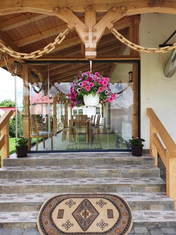 Casa Alexandru - Locul In Care Te Simti Acasa Hotell Viseu de Jos Eksteriør bilde