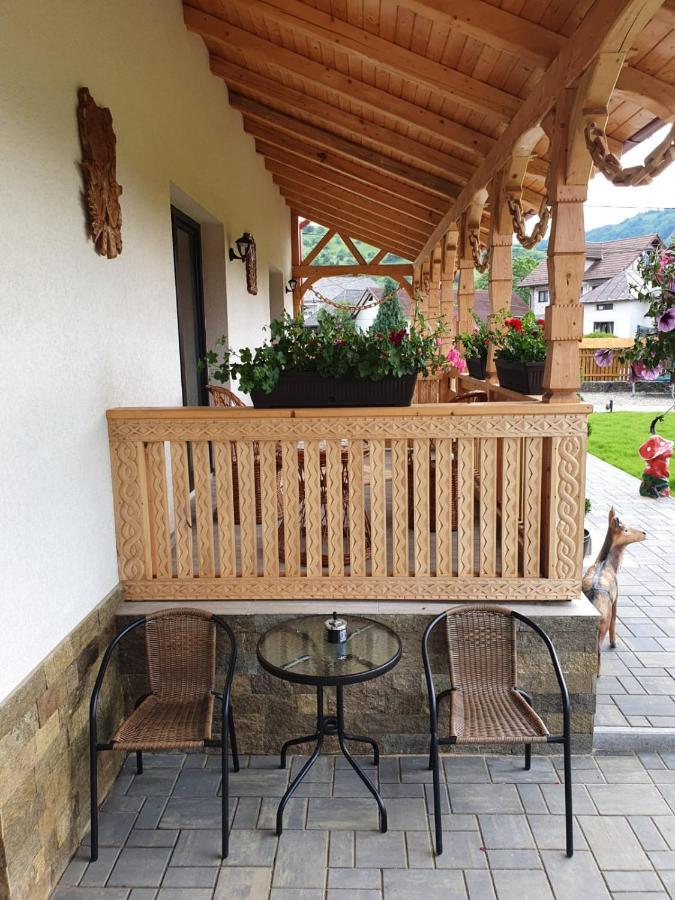 Casa Alexandru - Locul In Care Te Simti Acasa Hotell Viseu de Jos Eksteriør bilde