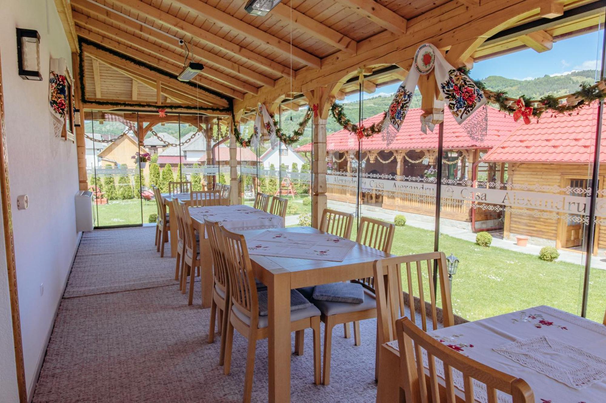 Casa Alexandru - Locul In Care Te Simti Acasa Hotell Viseu de Jos Eksteriør bilde